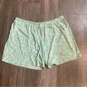 Floral green comfy shorts